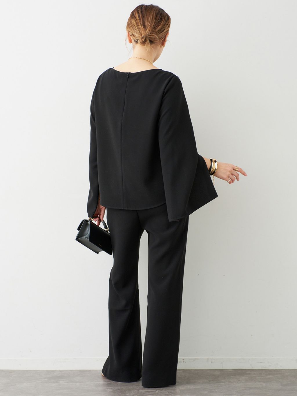 Sofia ジップスリーブ ブラウスのコーディネートスナップ（HIRO