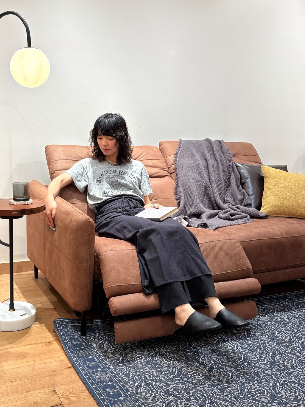 JOURNAL STANDARD FURNITURE