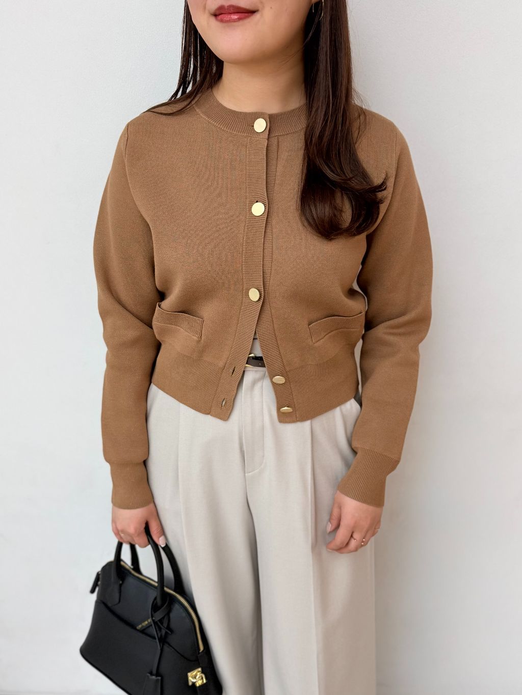 ダブル編みショートカーデのコーディネートスナップ（aoi）｜NOBLE