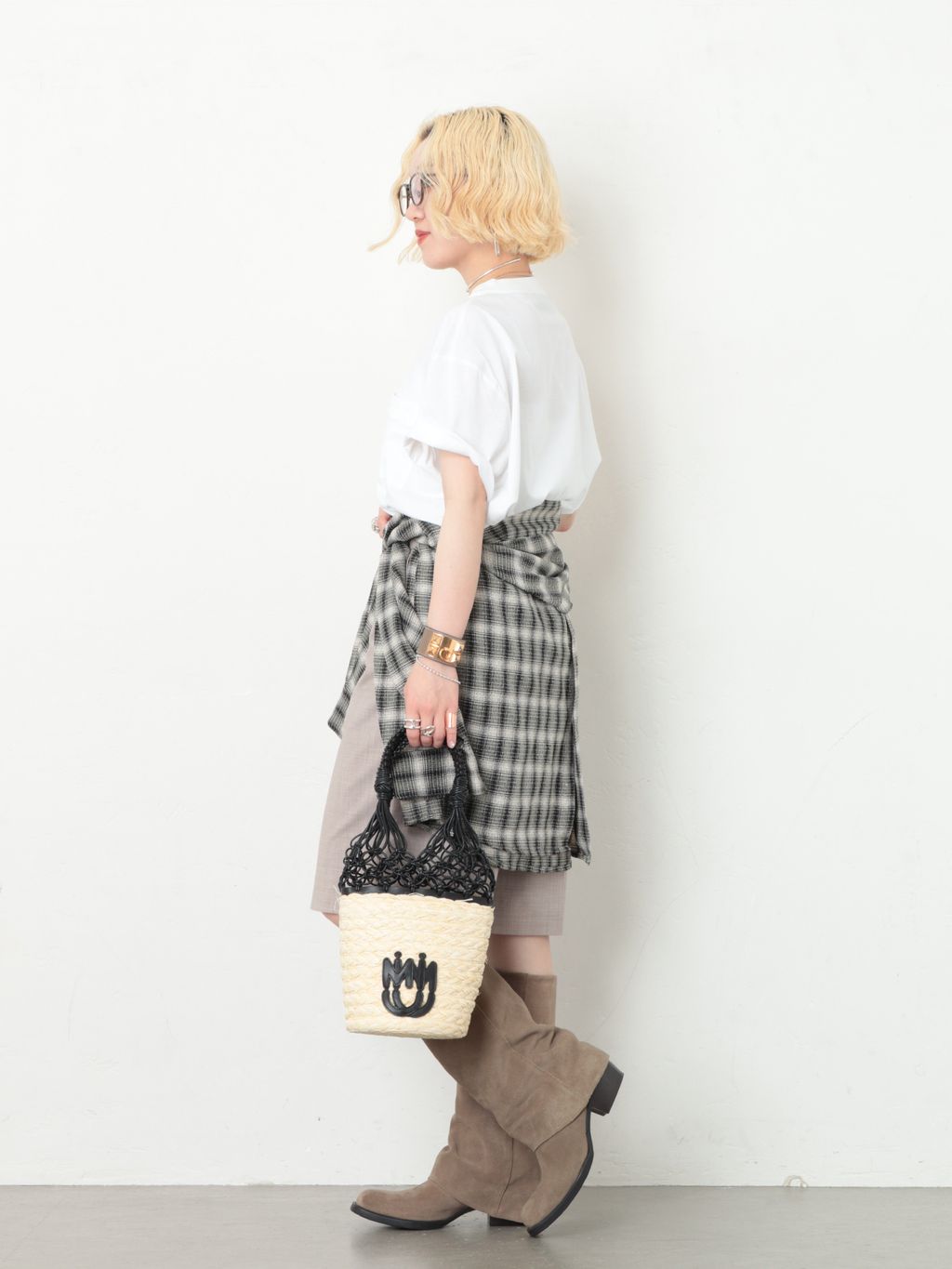 MIU MIU/ミュウミュウ】Bucket shoulder 2way raffiaのコーディネート