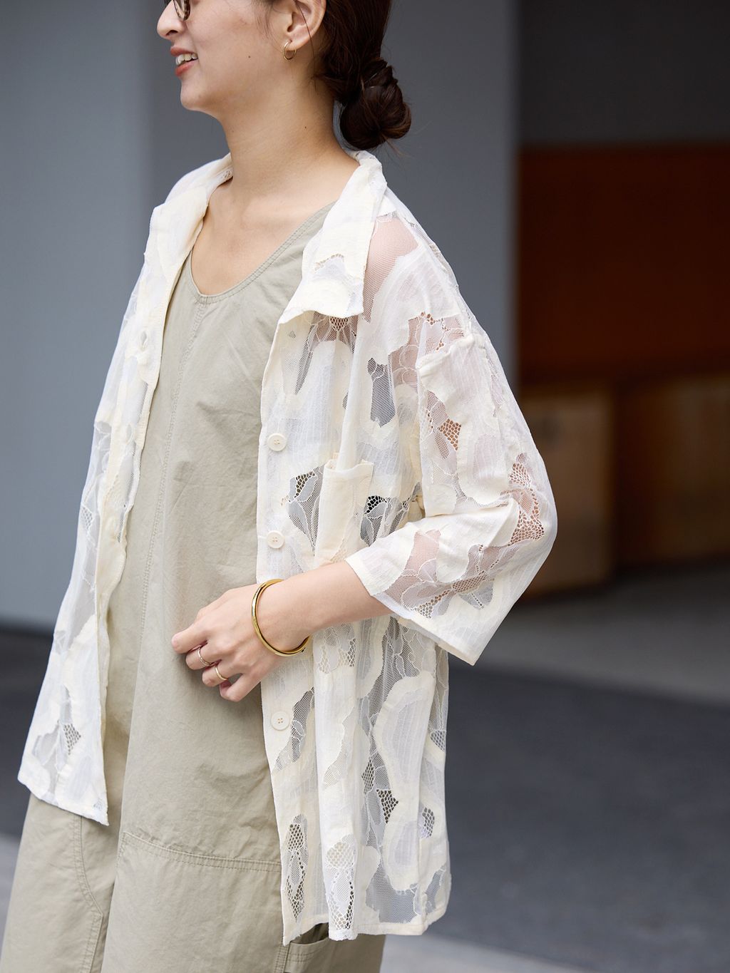 ≪追加予約≫ESTHE OVERSIZED SHEER LACE シャツのコーディネート