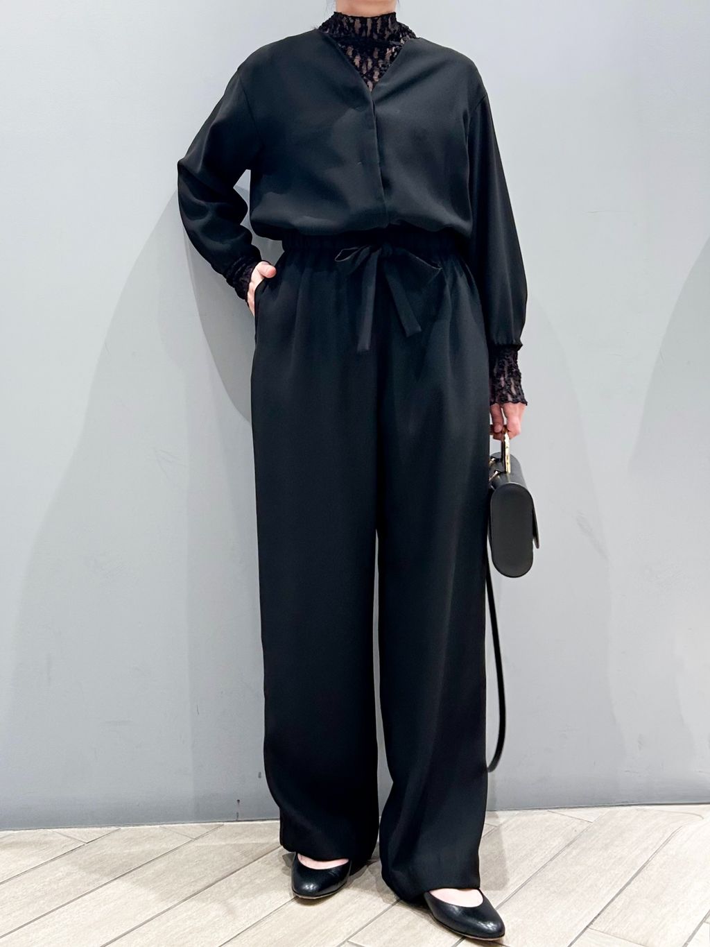 バックサテンジョーゼットオールインワンのコーディネートスナップ