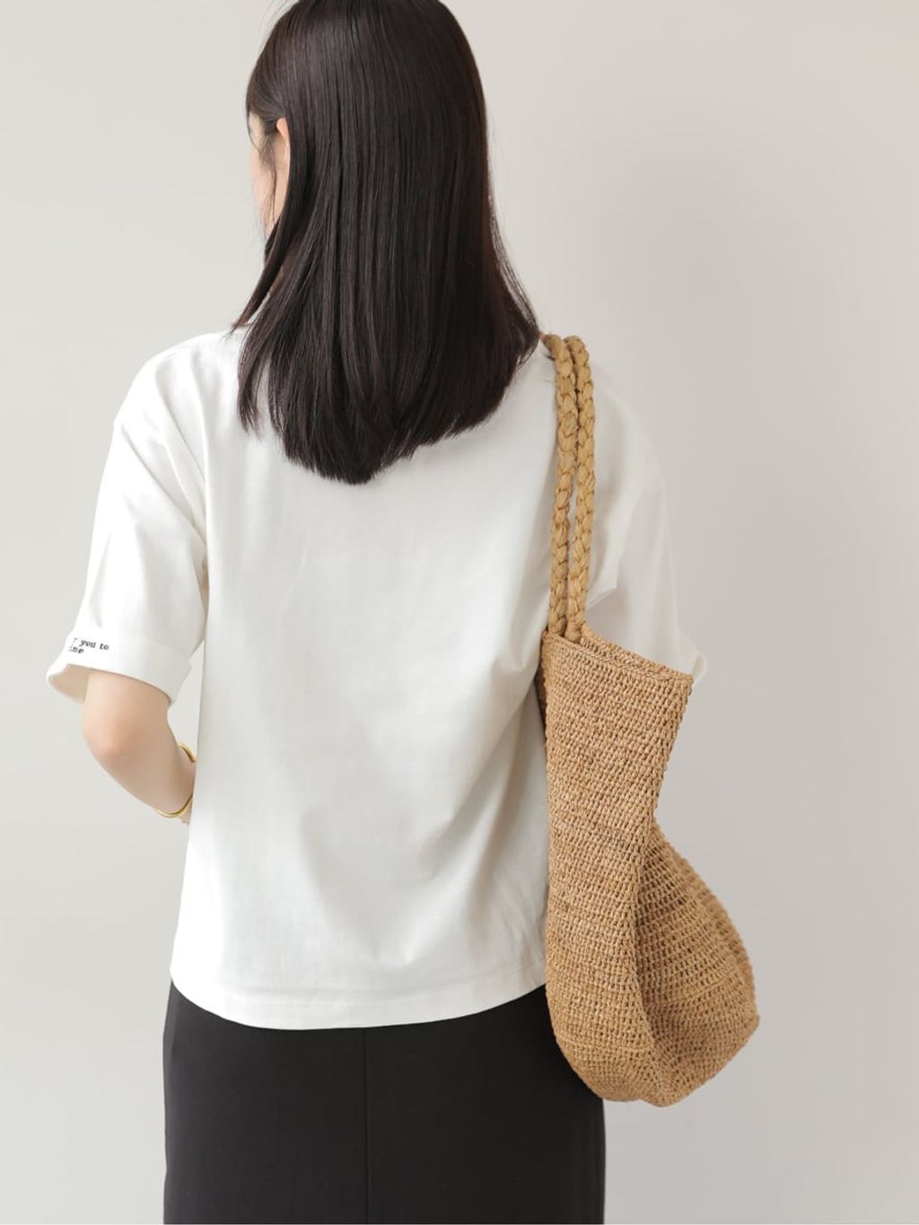 ワンポイント刺繍TEEのコーディネートスナップ（mahiro）｜JOURNAL
