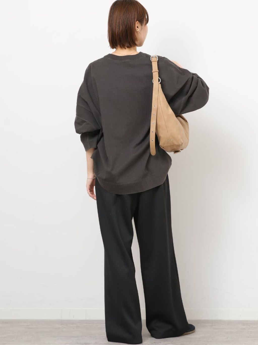 予約》ソフトダンボールイージーパンツのコーディネートスナップ