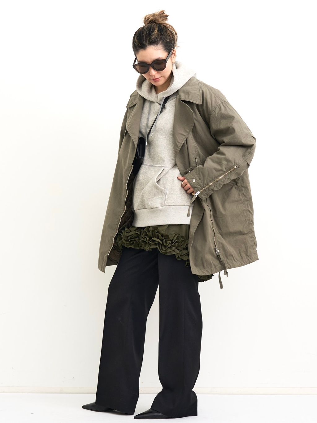 アパルトモン　Lisiere ブラック　フード　コート 予約》LISIERE MILITARY COATのコーディネートスナップ（BUYER.N）｜L