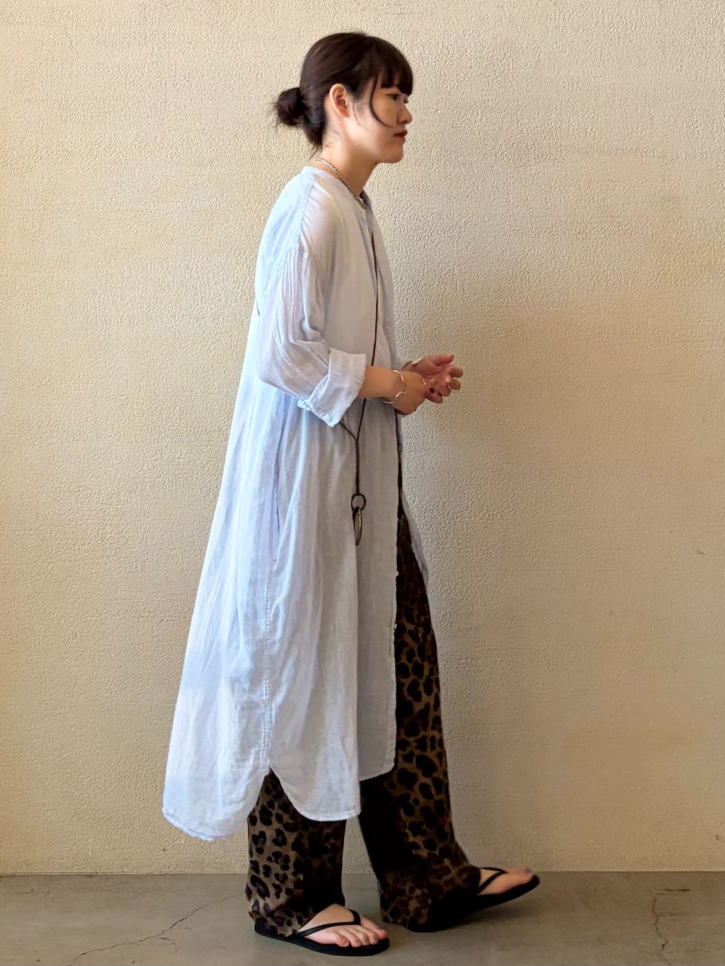 ARMEN】BANDED COLLAR LONG SHIRT 115cmのコーディネートスナップ（A.S