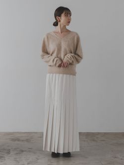 【新品未使用】ELENI NOBLE エルニ ファーカシミヤVネックニット ELENI/エルニ ファーカシミヤVネックニットのコーディネートスナップ