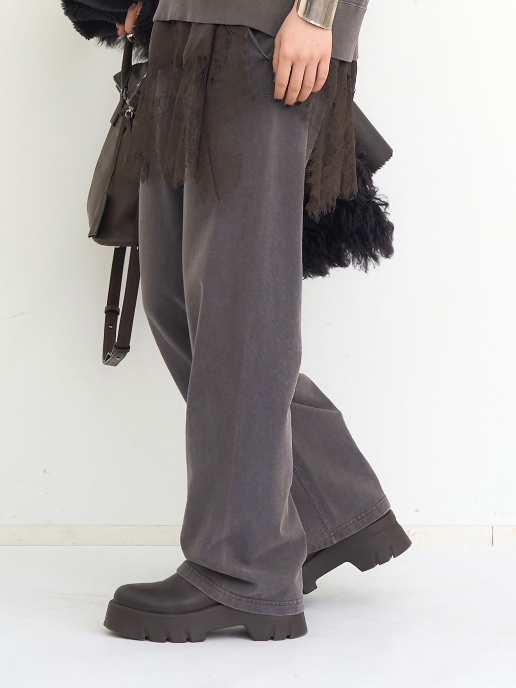 REMI RELIEF/レミ レリーフ】 CREW NECK SWEATのコーディネート