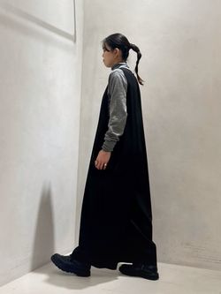 TRストレッチ Vネックサロペットのコーディネートスナップ（Y.K