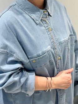 ブリーチデニムルーズシャツのコーディネートスナップ（rie）｜Spick 