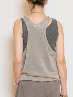 Vintage タンクトップのコーディネートスナップ（MUSE）｜MUSE de