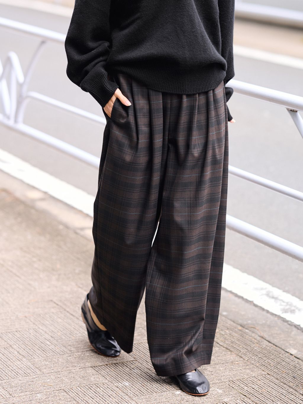 tomoさま、確認用 チェックイージーパンツのコーディネートスナップ（tomo）｜FRAMeWORK