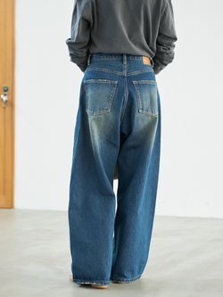 5 1/2 TUCKBARREL DENIMのコーディネートスナップ（Moeri）｜Spick