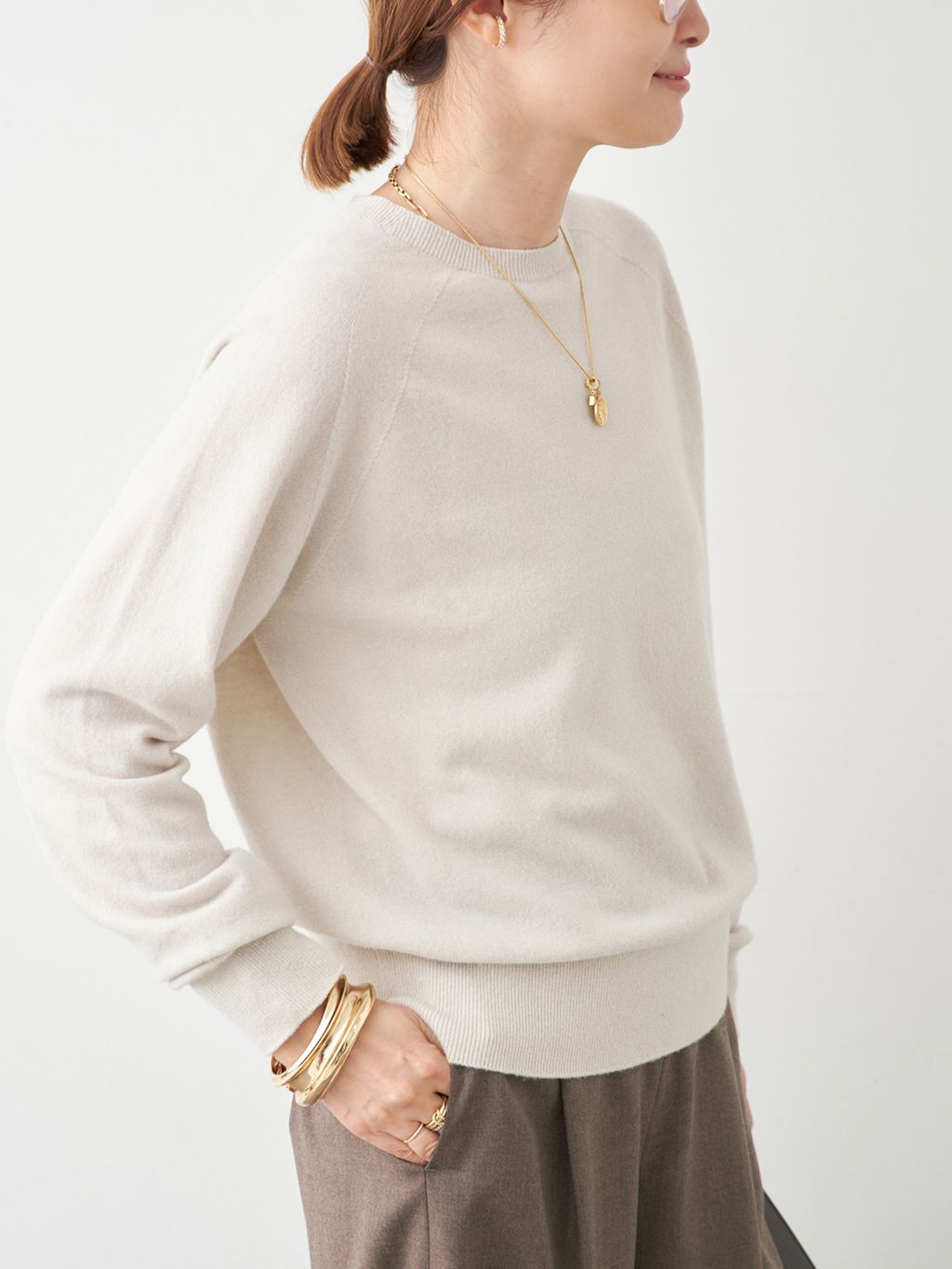 CAPRI クルーネック プルオーバーのコーディネートスナップ（MIZU