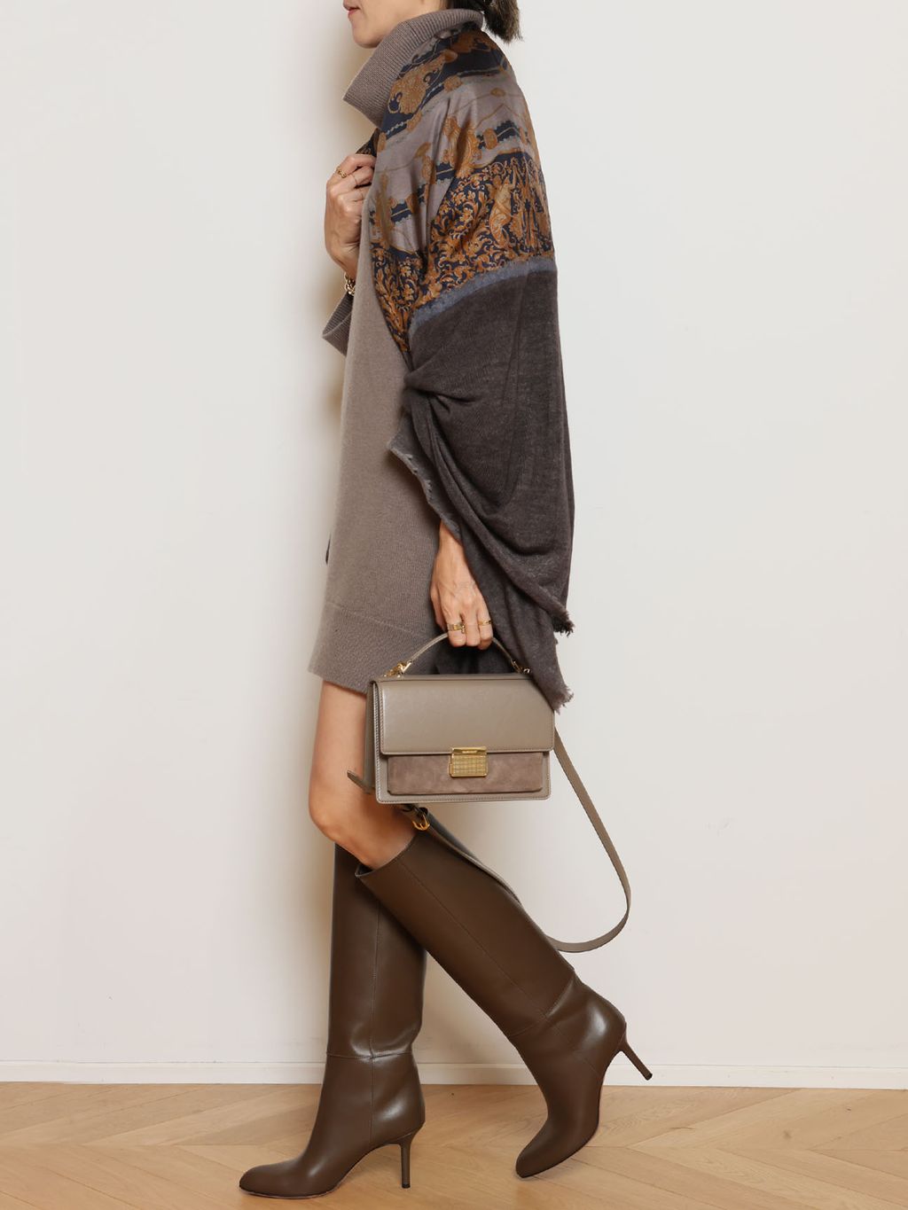 Light タートルネック ニットワンピースのコーディネートスナップ