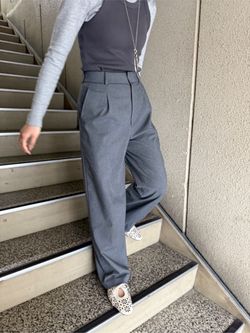 GRISEレザーARTISANフラワーカットフラットのコーディネートスナップ