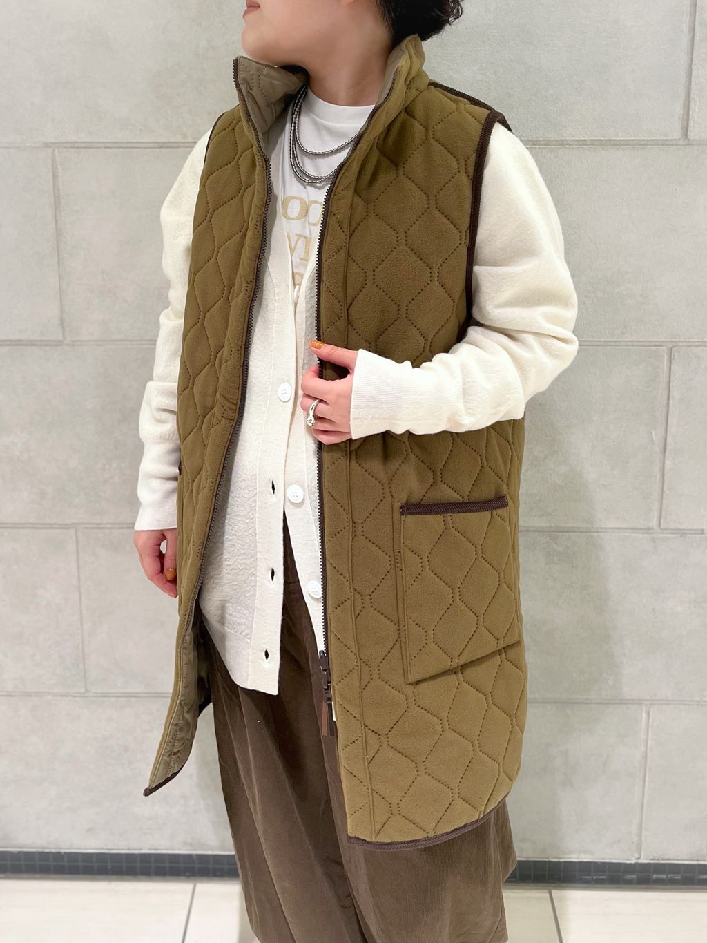 ARMEN 】 HIGH-NECK REVERSIBLE LONG VESTのコーディネートスナップ