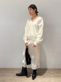 EDIT. FOR LULU Wzipスウェットブルゾン ホワイト ディープVネックスウェットのコーディネートスナップ（emi）｜EDIT