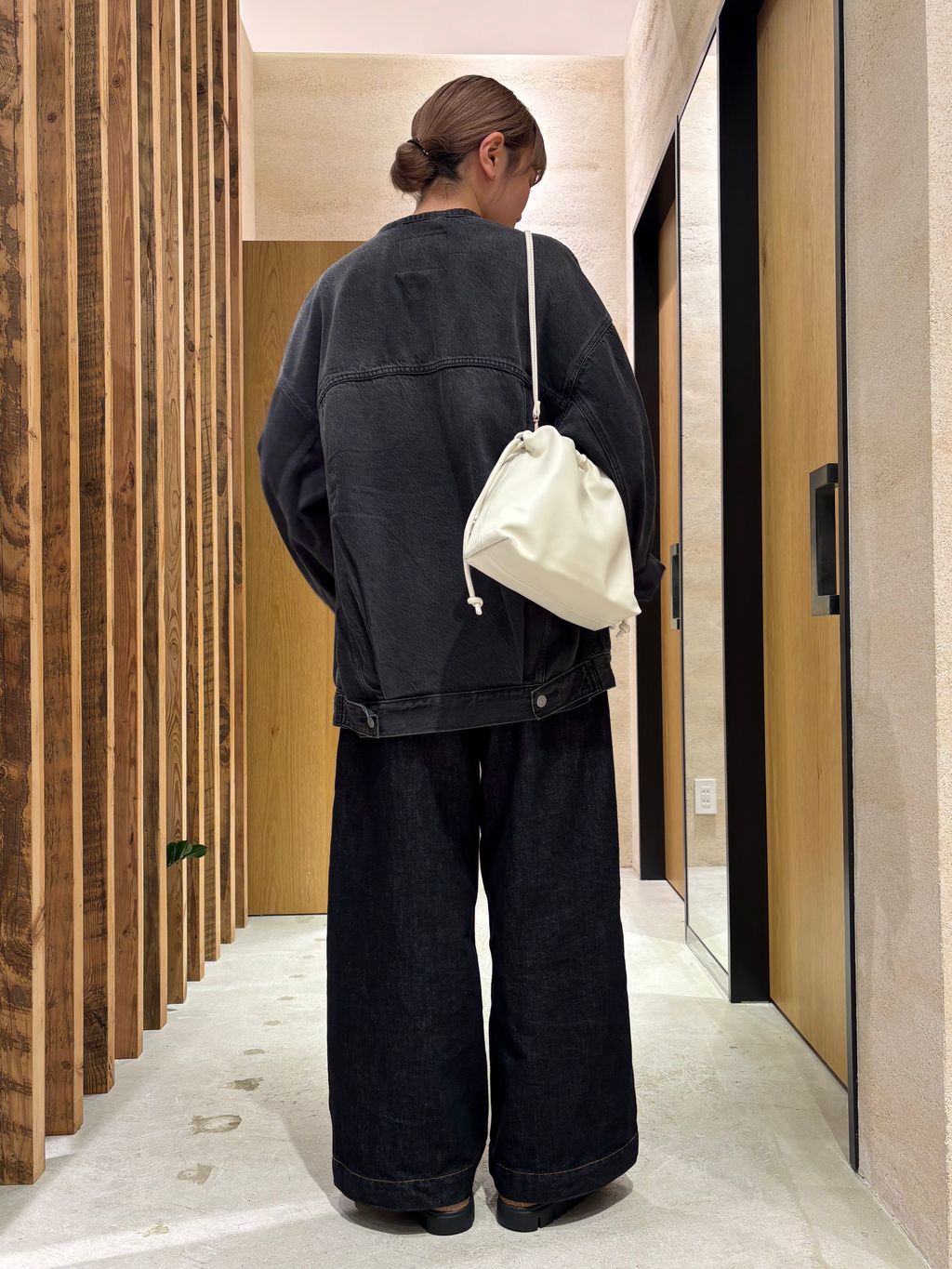 別注【LEVI'S】COLLARLESS XL TRUCKER BK：デニムジャケットの