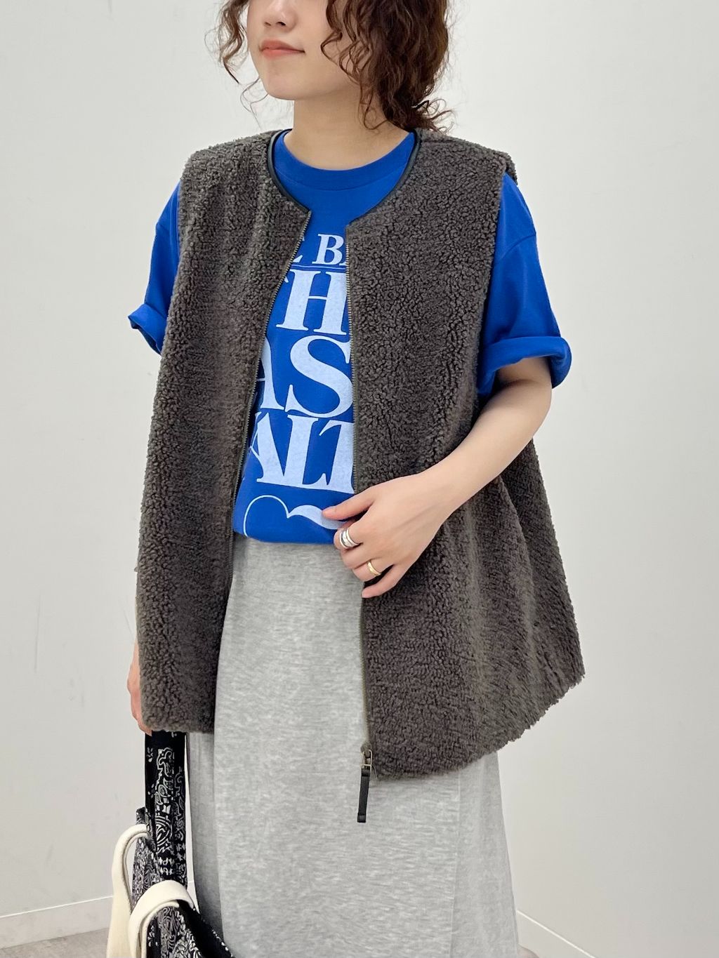 ≪洗える / 予約≫NEWボアベストのコーディネートスナップ（ami