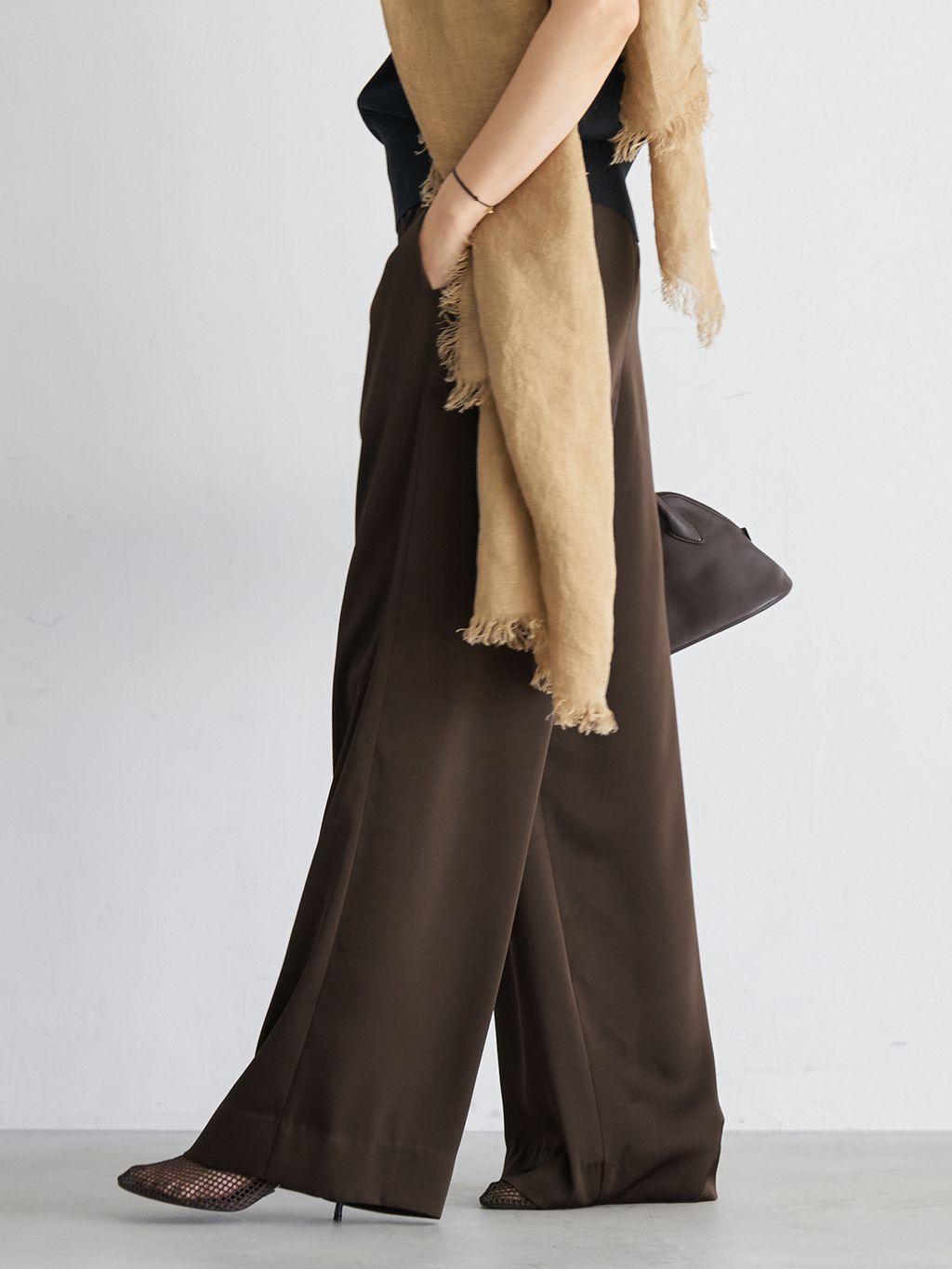 追加》dull satin relax パンツのコーディネートスナップ（yoshie