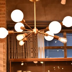 抜群の存在感。変わらぬかっこよさのSOLID BRASS LAMP｜JOURNAL