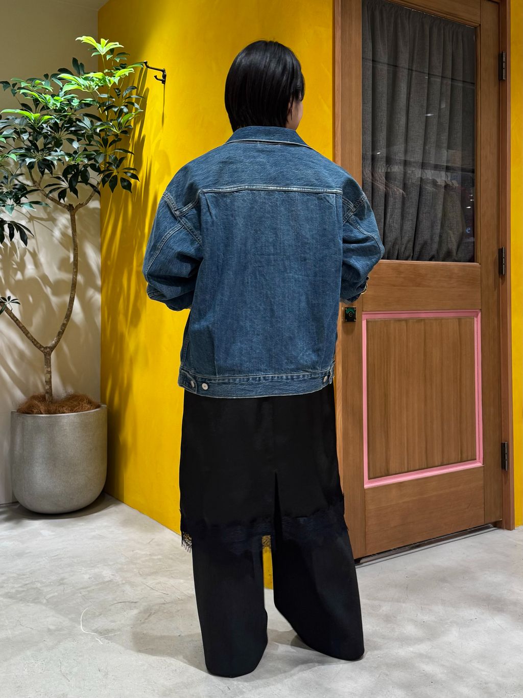 Cozue Ninomiya ex ULT DENIM TRUCKER JACKETのコーディネートスナップ 