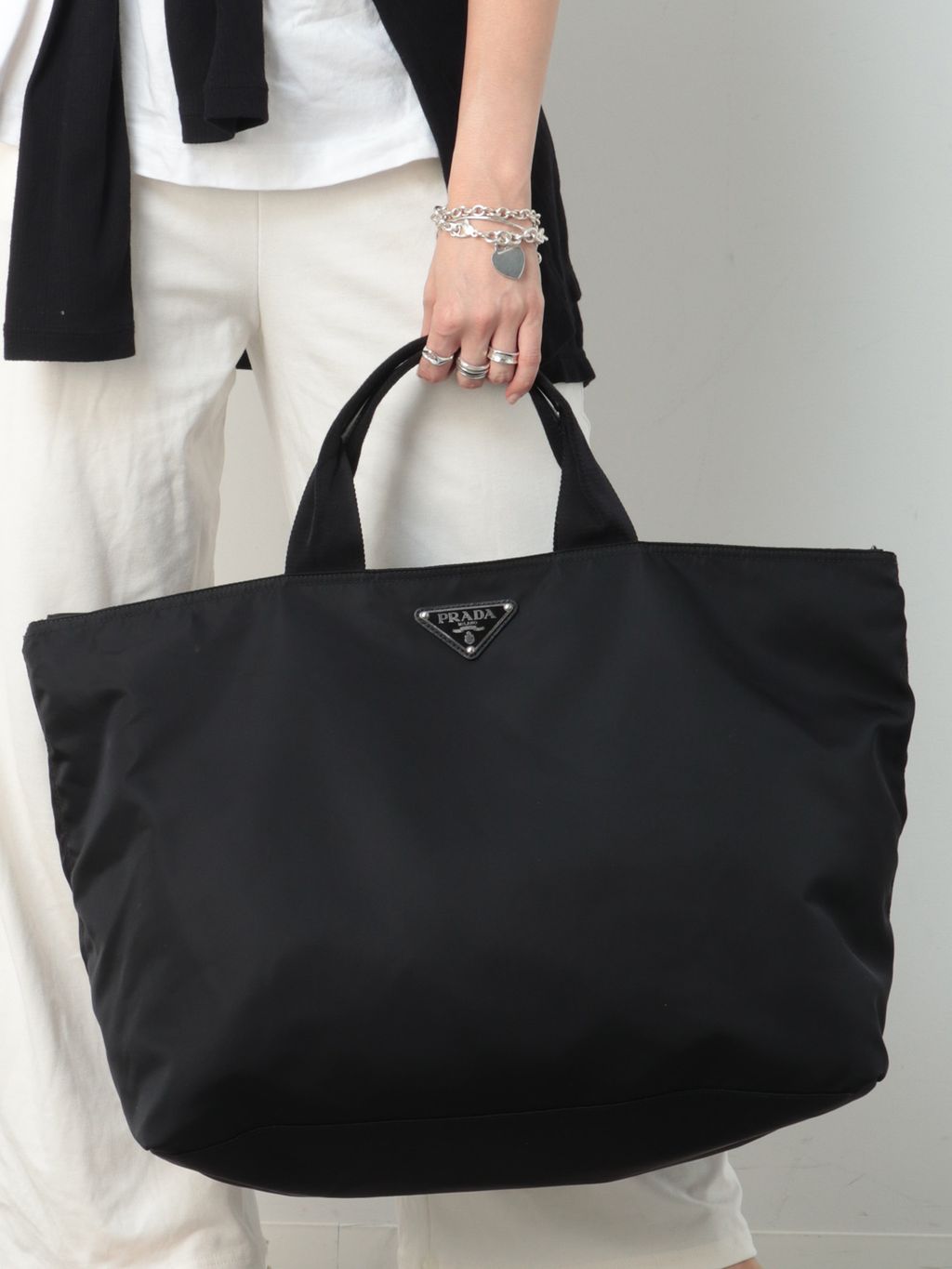 PRADA/プラダ】 tote w/pouch nylonのコーディネートスナップ（Sayaka
