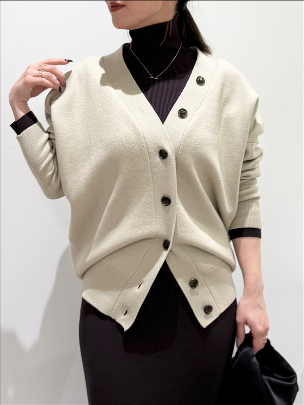 追加》Vネックドルマンカーディガンのコーディネートスナップ（ayumi