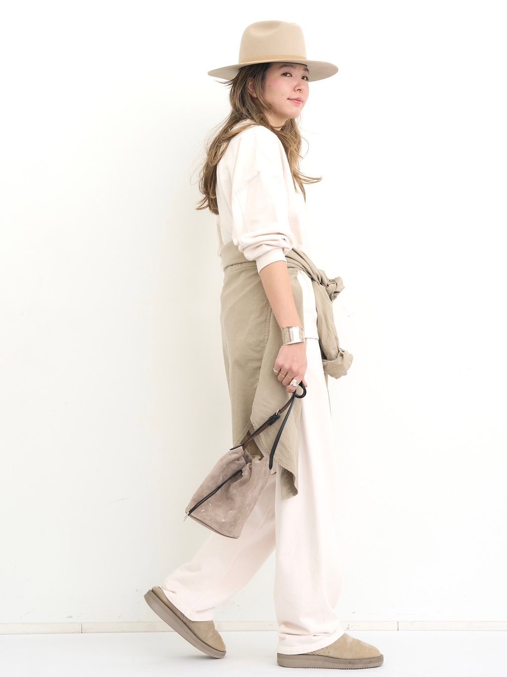 ⭐︎専用⭐︎ REMI RELIEF CREW NECK SWEAT アパルトモン REMI RELIEF/レミ レリーフ】 NEW CREW NECK SWEATのコーディネート