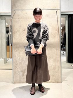 BLACK ローゲージインターシャニットのコーディネートスナップ（aika