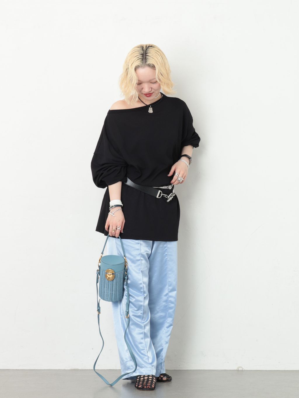 MIU MIU/ミュウミュウ】 Cylinder shoulder 2wayのコーディネート