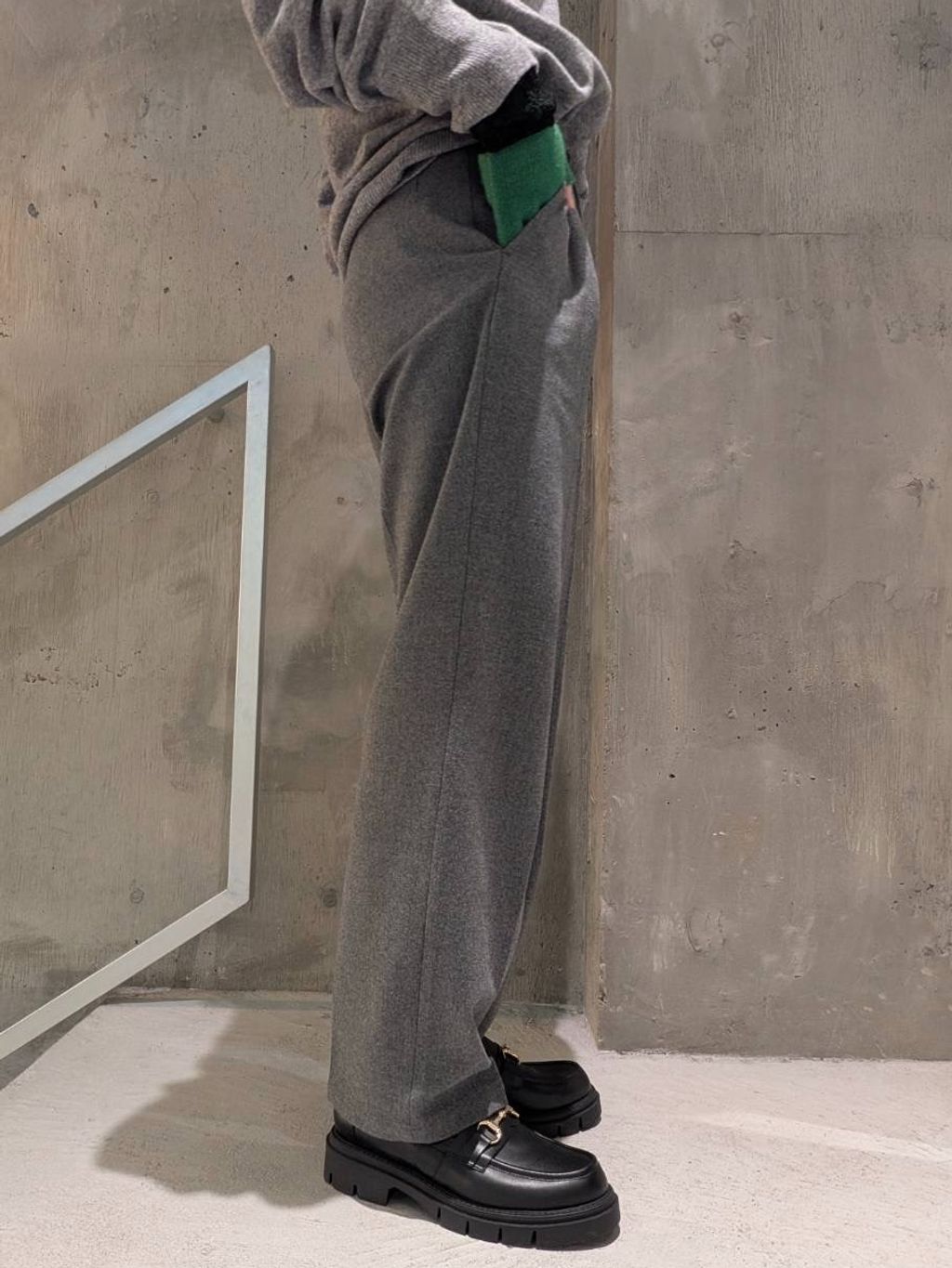 手洗い可》起毛タックテーパードパンツのコーディネートスナップ（YUMI