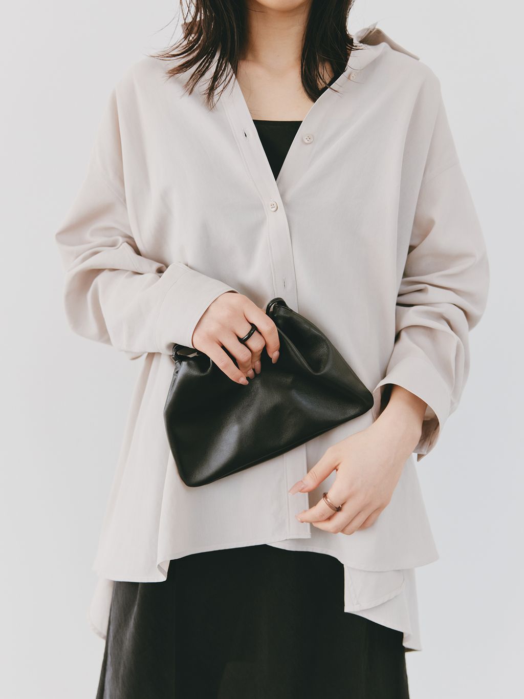 Back open シャツのコーディネートスナップ（seri）｜Plage