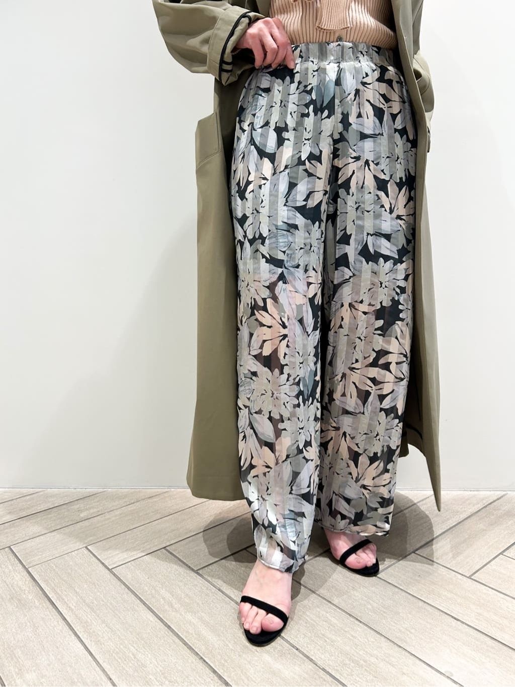 VENTILE シングルトレンチコートのコーディネートスナップ（chika