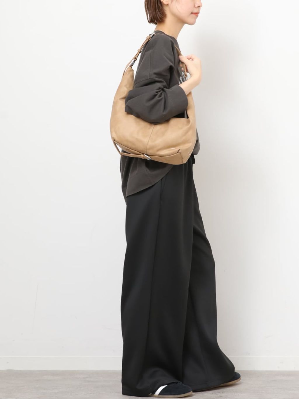 ソフトダンボールイージーパンツのコーディネートスナップ（misato