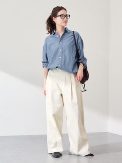 ワイドチノパンツのコーディネートスナップ（minami）｜FRAMeWORK