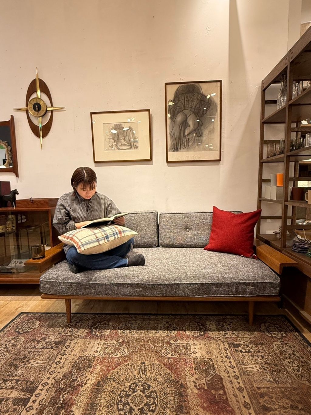 JOURNAL STANDARD FURNITURE