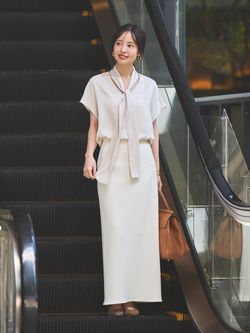 洗える】ミューズサテンボウタイブラウスのコーディネートスナップ 