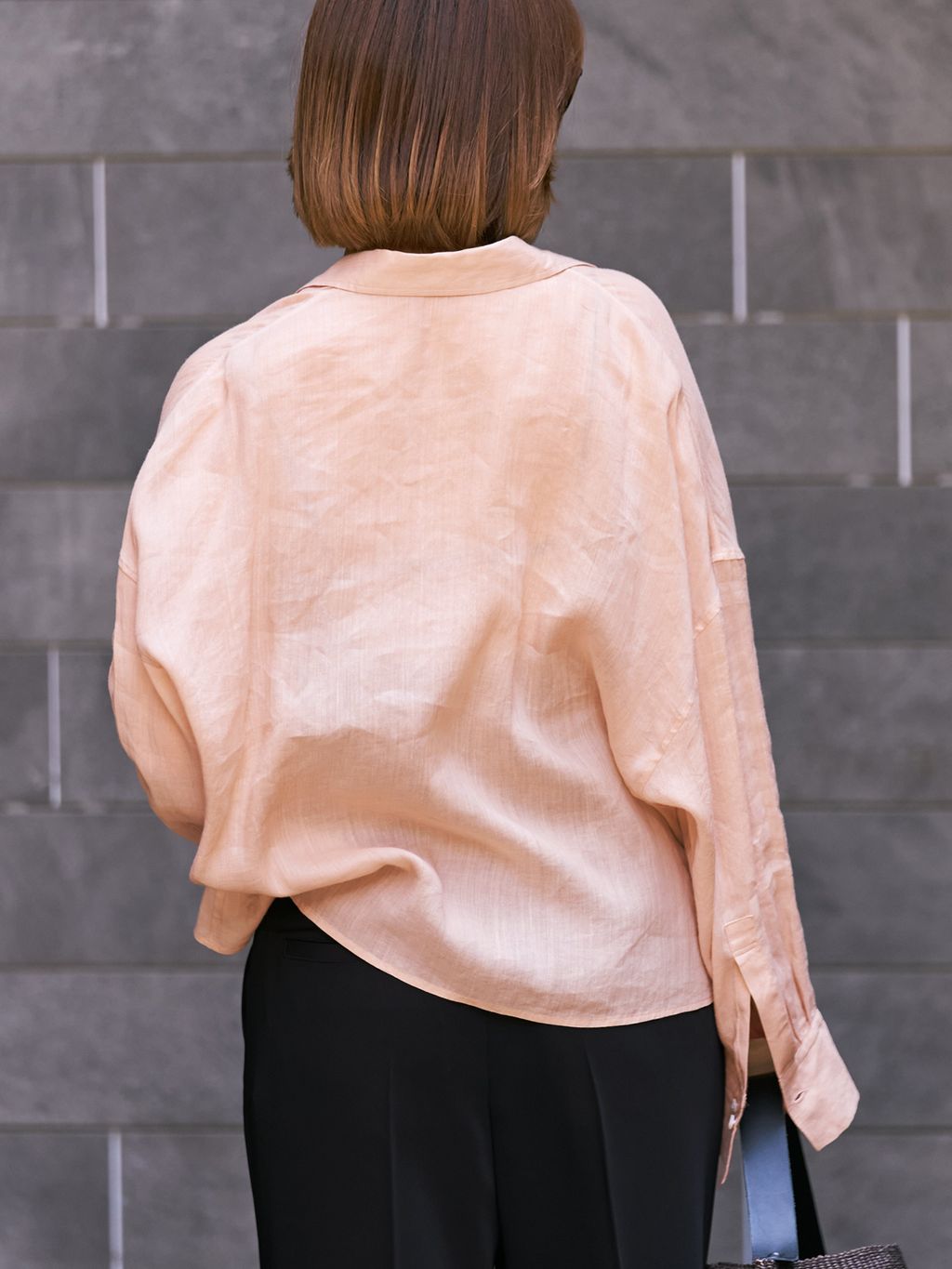追加予約》RAMIE LYOCELL CROPPED シャツ 3のコーディネートスナップ