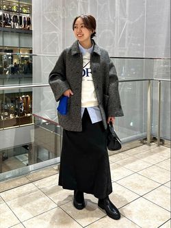 ツイードボンディングステンカラーショートコートのコーディネート