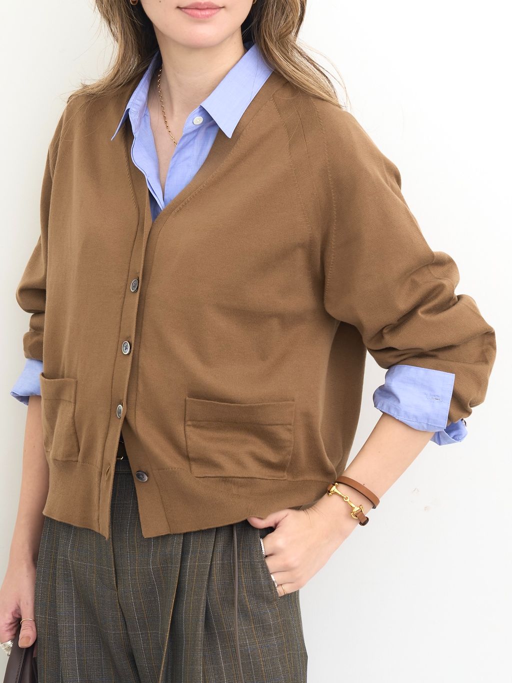 BASIC V-NECK CARDIGANのコーディネートスナップ（BUYER.N）｜L