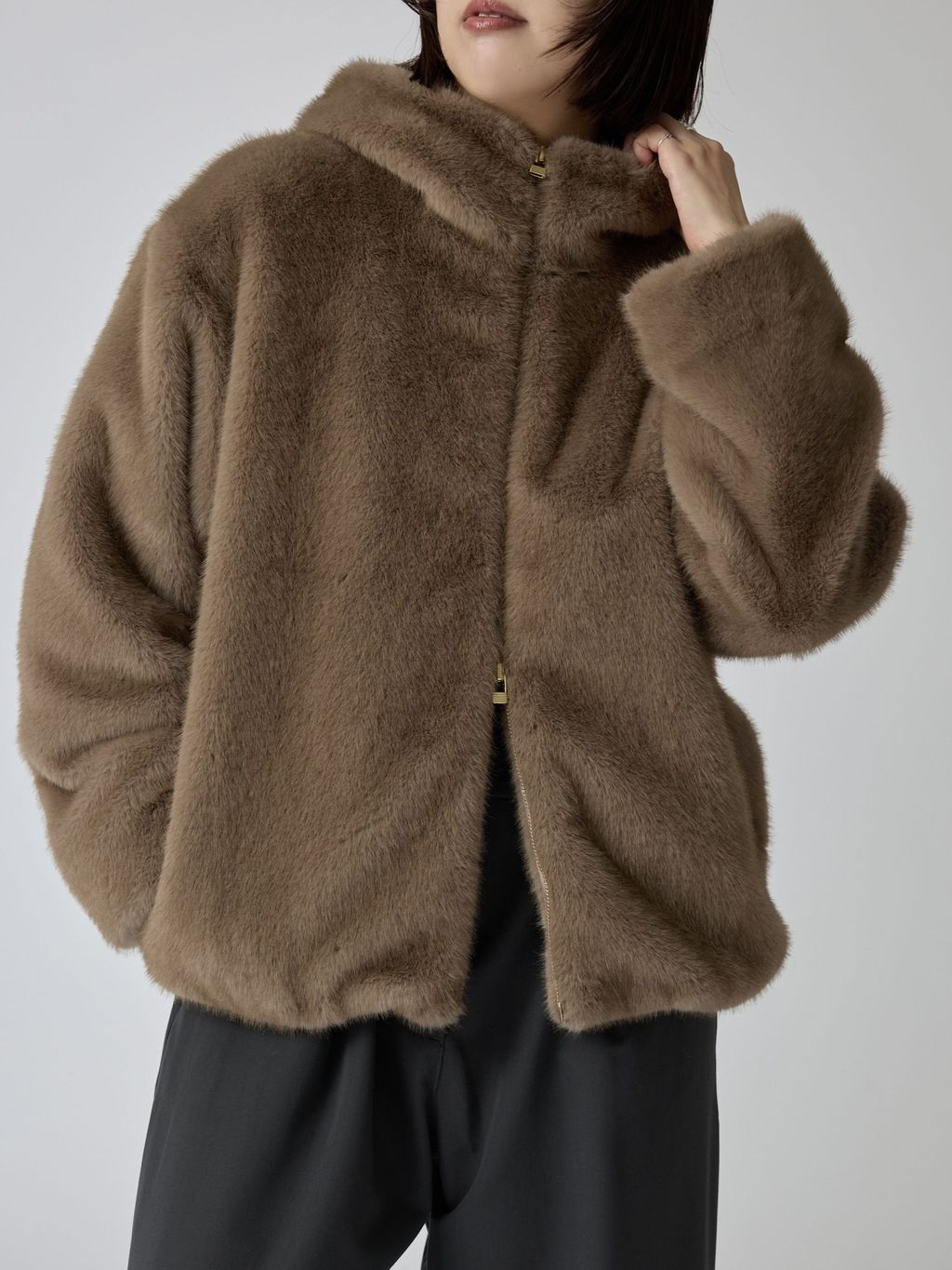 SLOBE IENA ファーフードブルゾン WEB限定/追加》FAKEファーフードブルゾンのコーディネートスナップ