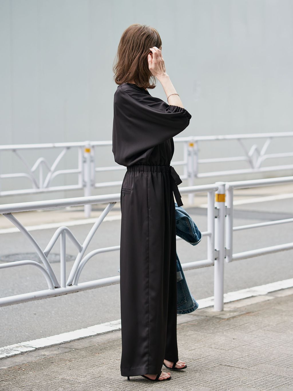一部WEB限定／予約》サテンオールインワンのコーディネートスナップ