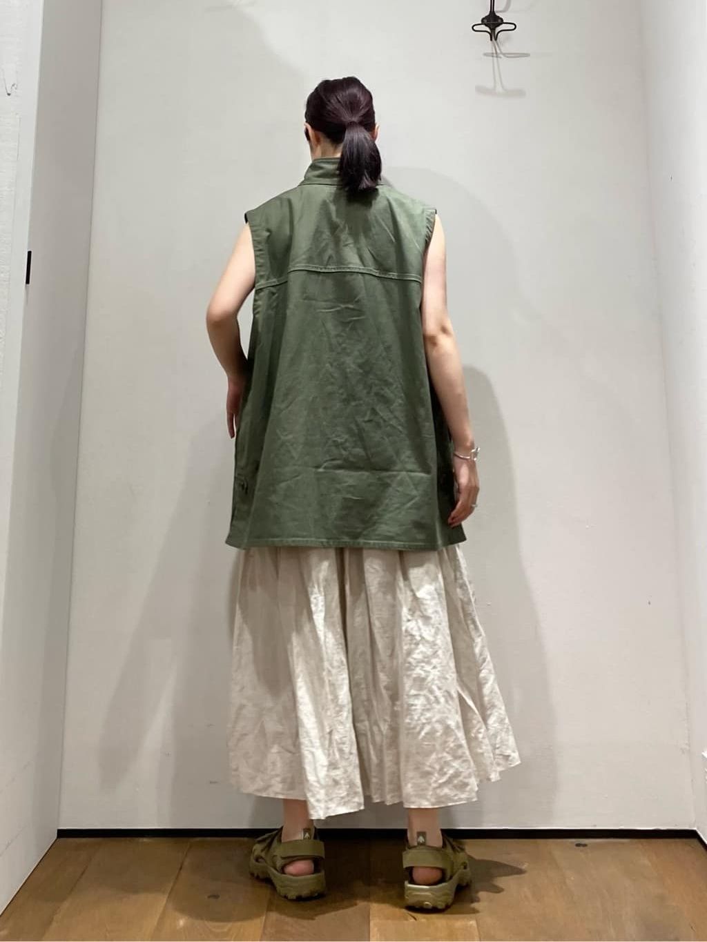 ダック ベストのコーディネートスナップ（A.S）｜journal standard