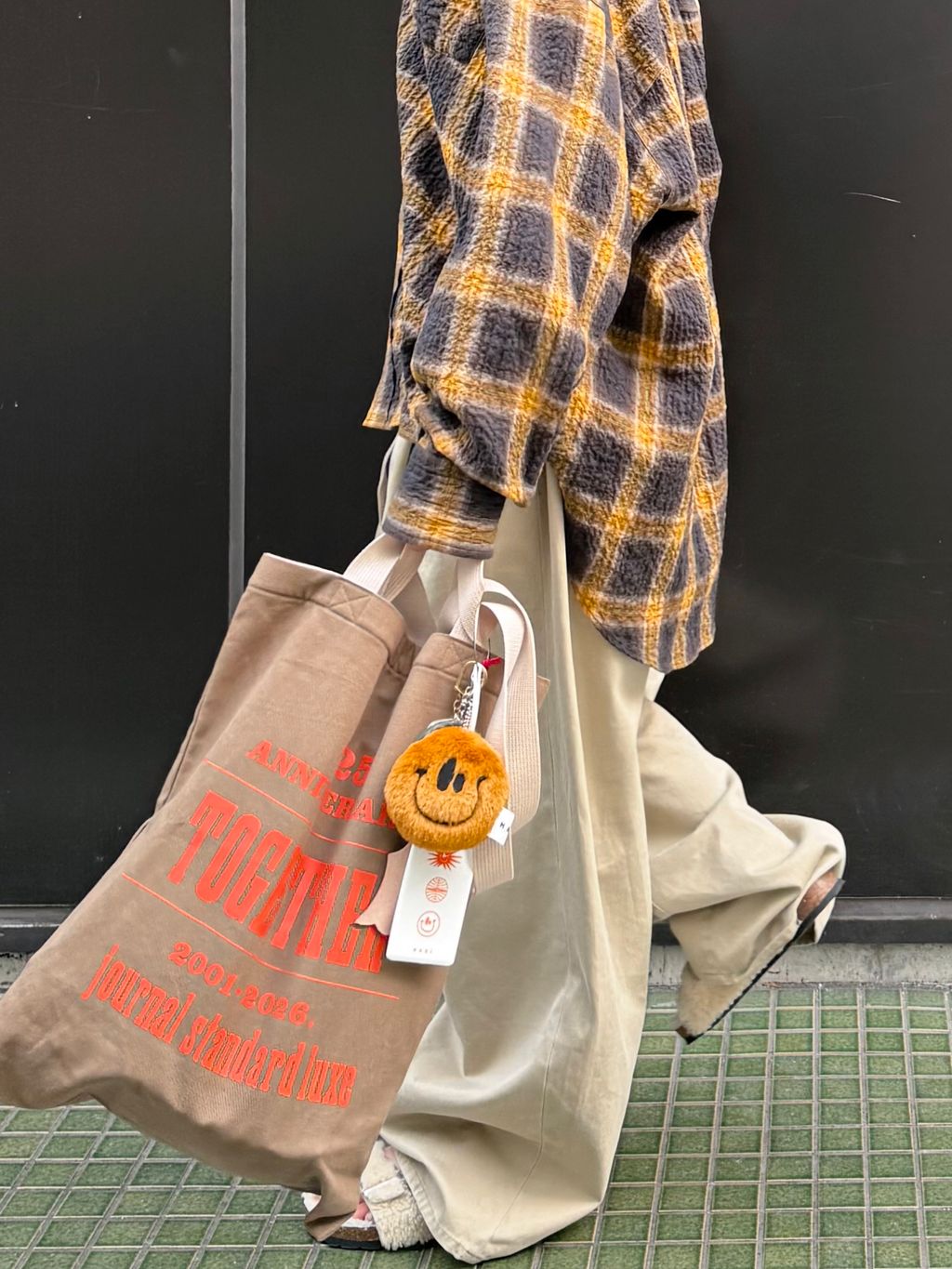 25THトート スモールのコーディネートスナップ（KS）｜journal