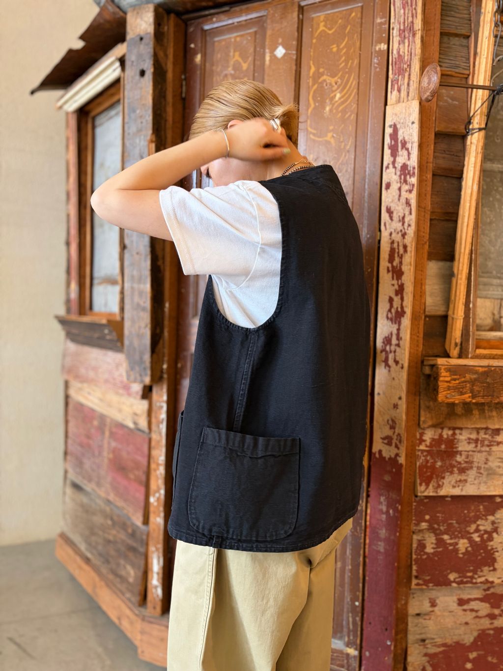 chimala】DYED BLACK CANVAS VESTのコーディネートスナップ（Y.S