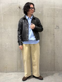 ニュージーランド ラムレザー トラッカージャケットのコーディネート