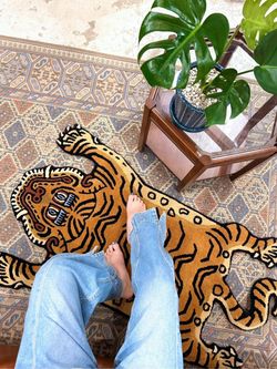 ACME FURNITURE チベタンラグ Tibetan Tiger Rug TIBETAN TIGER RUG S チベタンラグ（ラグ・マット）｜ACME Furniture