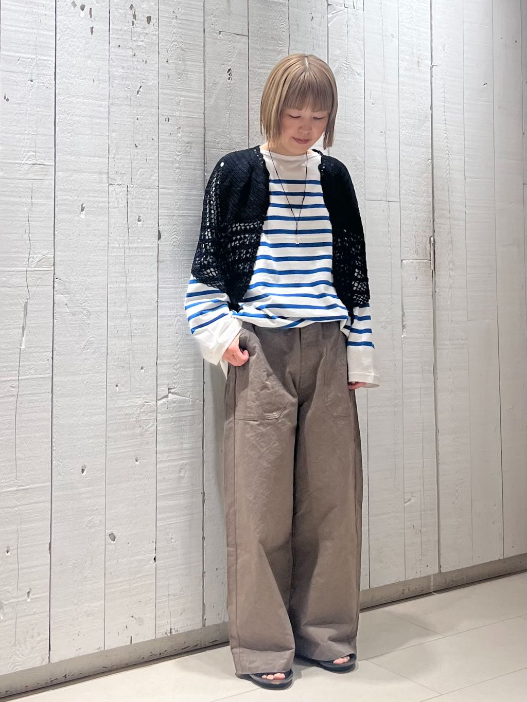 ツイルベイカーパンツのコーディネートスナップ（K.M）｜journal